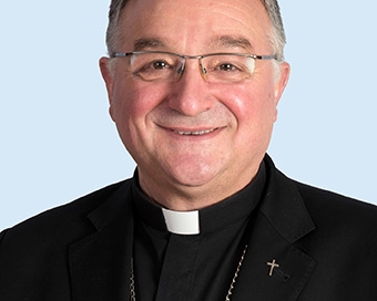 Antonio Gómez Cantero - La biblioteca municipal de Carrión de los Condes cuenta con casi un millar más de libros