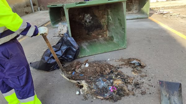 Limpieza de los contenedores de basura