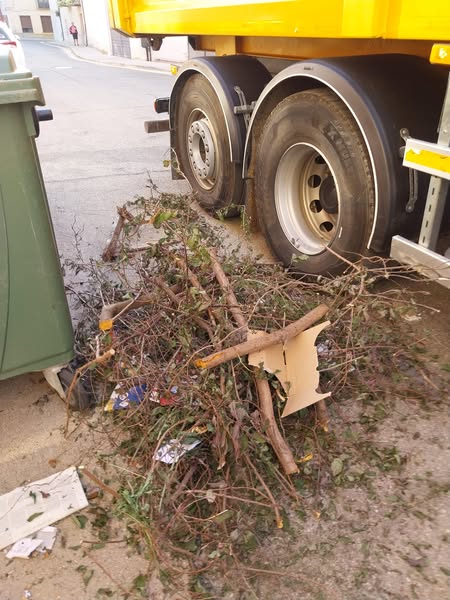 Uso correcto de contenedores de reciclaje