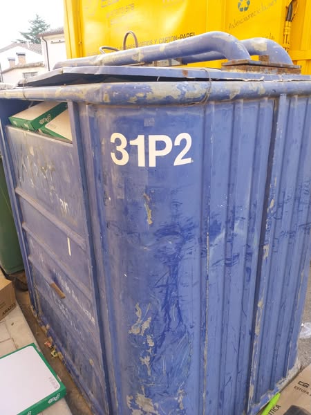 Uso correcto de contenedores de reciclaje